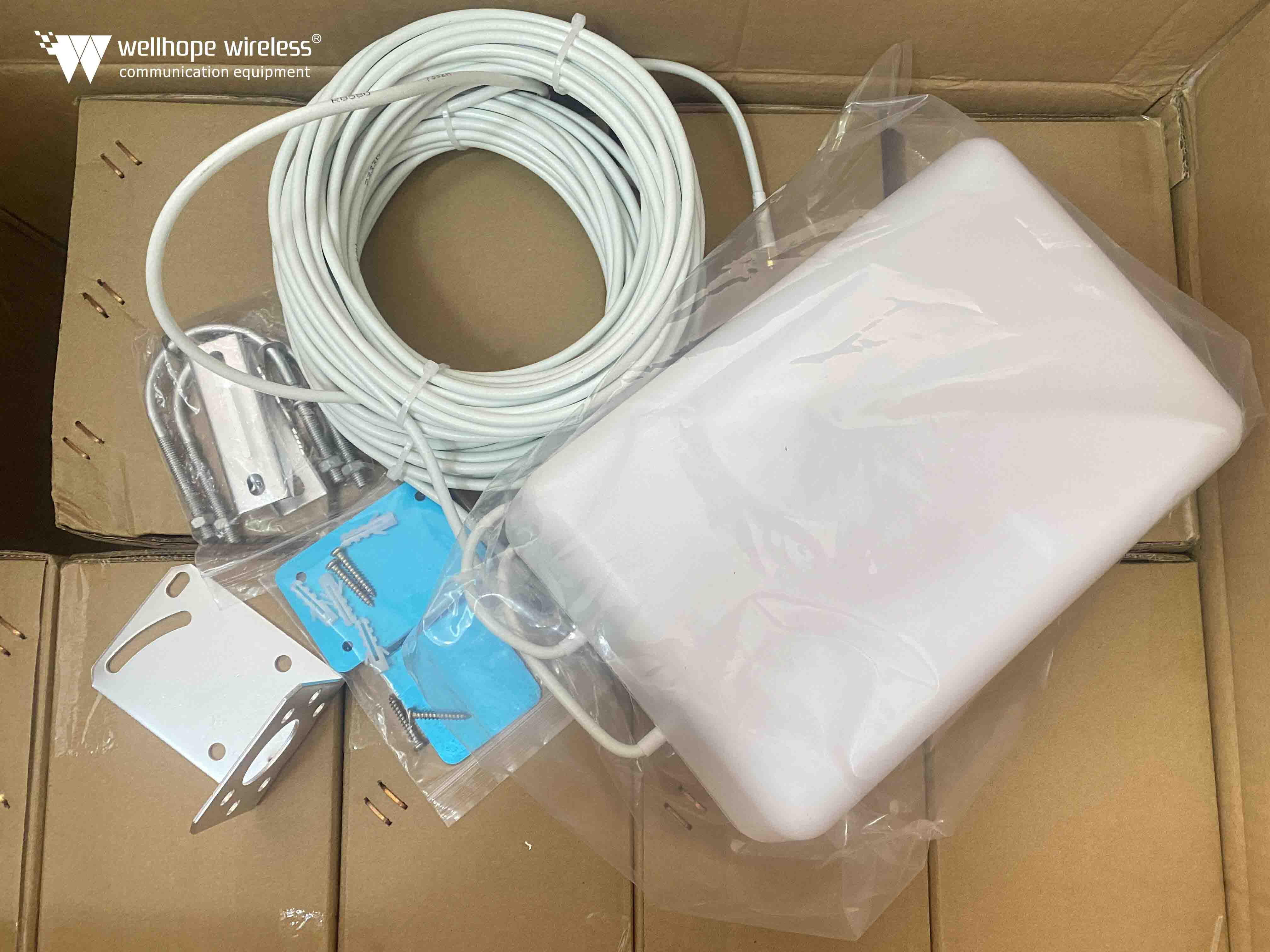  5G 4G indoor and outdoor patch antenna